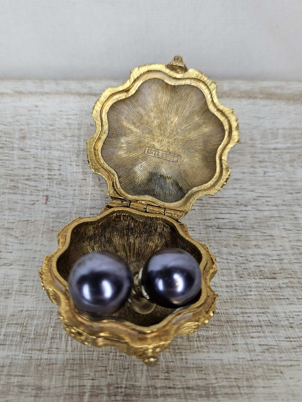 Vintage 1960s Estee Lauder Perfume Compact Gold Tone Floral Pumpkin Youth Dew - Picture 11 of 12